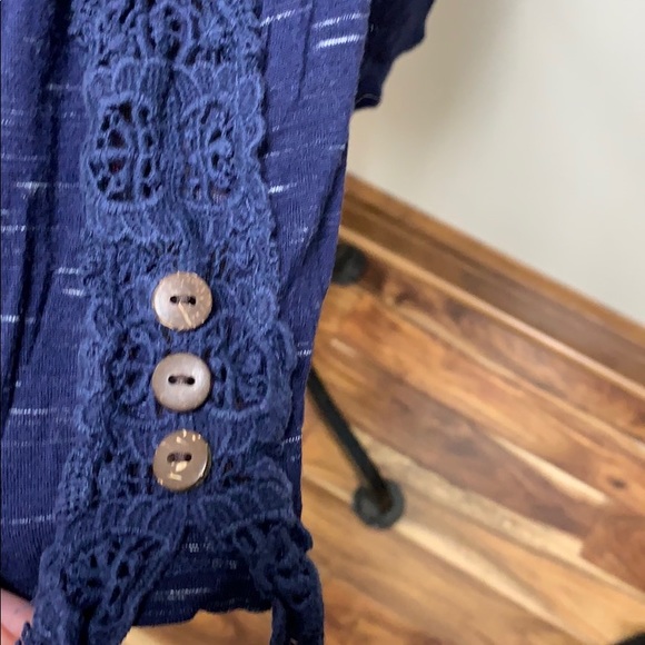 Scoop neck top - Picture 3 of 3